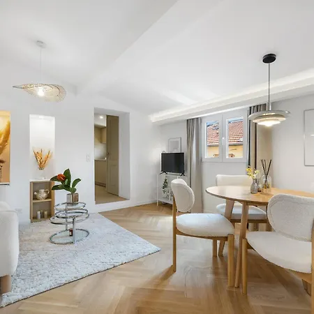 Renting - St Vincent - Floor Luxury Old Town Air-conditioned Apartamento
