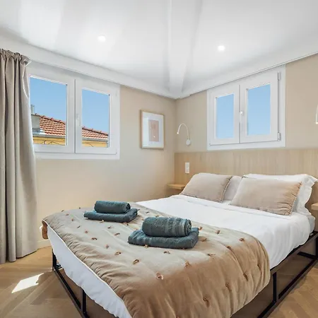 Renting - St Vincent - Floor Luxury Old Town Air-conditioned Apartamento